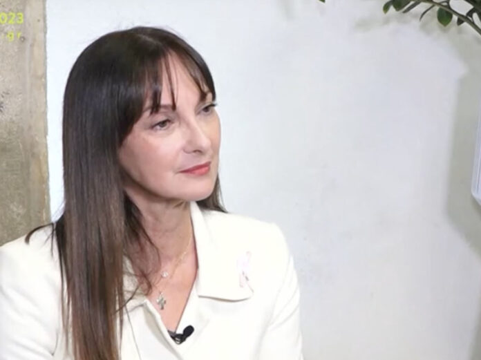 elena kountoura grab.jpg