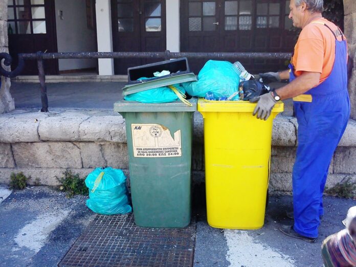 ergazomenos kathariothta rodos aftodioikisi.jpg