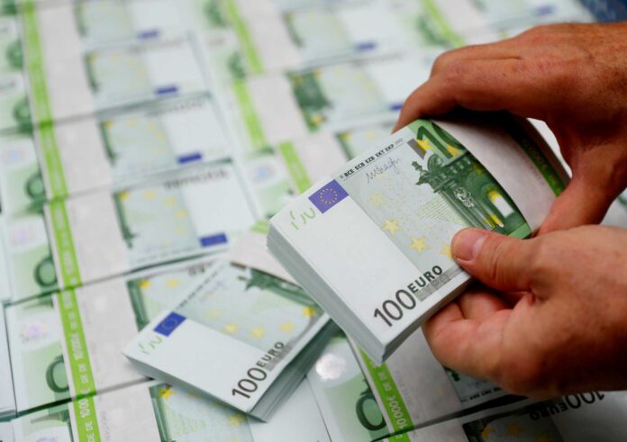 euros100 2048x1445 1.jpg
