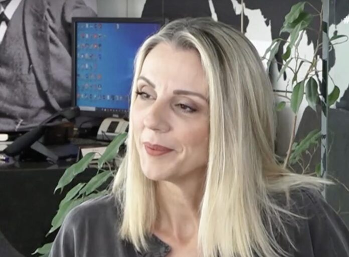 matina nikolaou grab.jpg