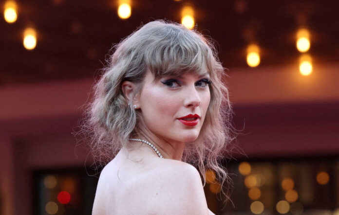 taylor swift r 0612 scaled.jpg