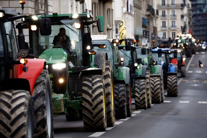 farmers5415 reuters 26012024.jpg