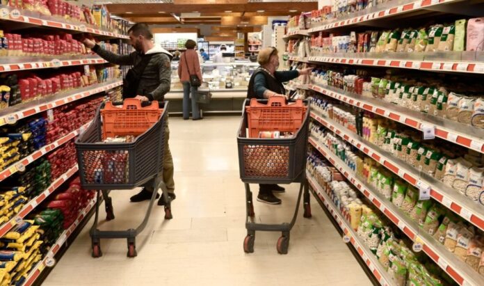 super market akriveia.jpg