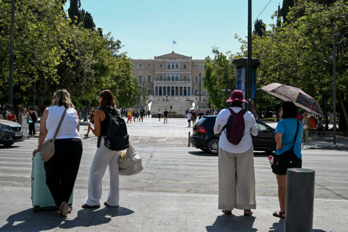 touristes.athina scaled.jpg