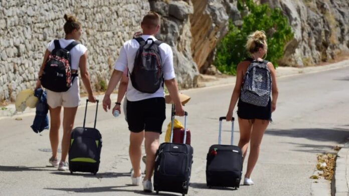 tourismos diakopes.jpg