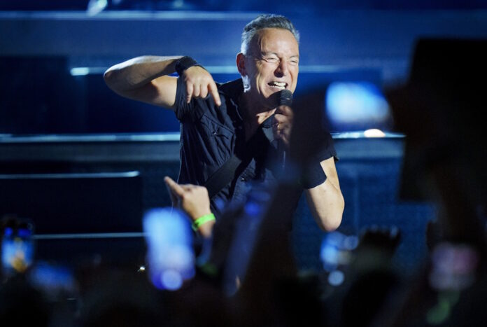 brucespringsteen apempe.jpg
