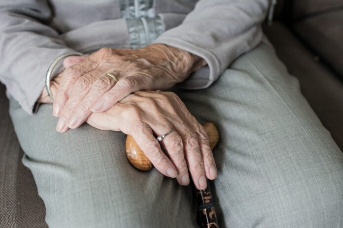 hand 3666974 1280.jpg