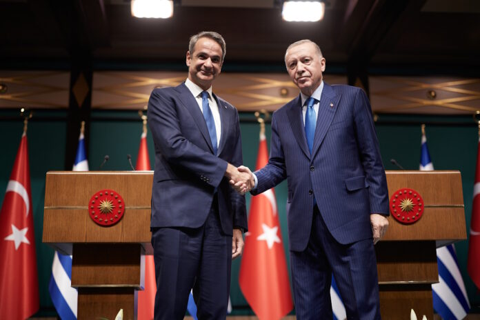 mitsotakis erdogan eurokinisis.jpg
