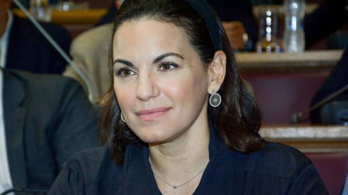 olga kefalogianni gennise.jpg