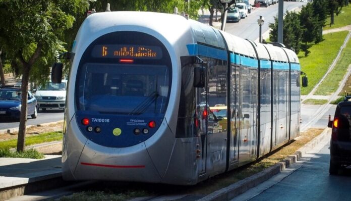 tram nea smyrni 2.jpg
