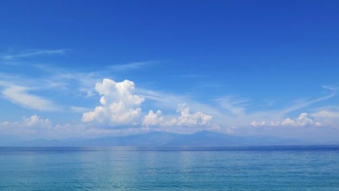 28657525 evt paralia thalassa synnefa kalokairina stigmiotypa 0.jpg