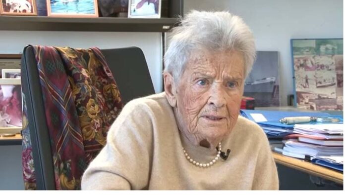 athina martinou.jpg