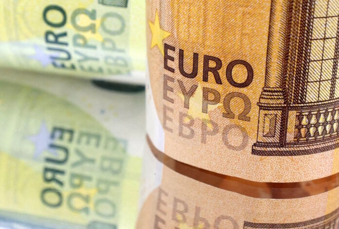 reuters euro money lefta 1 scale 1.jpg