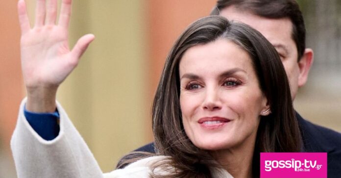 50de35832ea8 letizia waving og.jpg