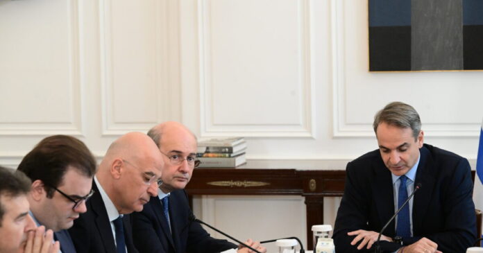 mitsotakis pierrakakis xatzidakis 1200x630.jpg