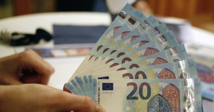 money euro reuters scaled 1 1200x630.jpg