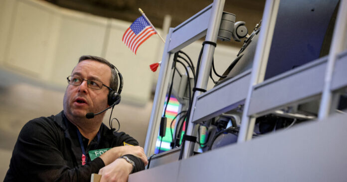 usa stocks wall street traders reuters 1200x630.jpg