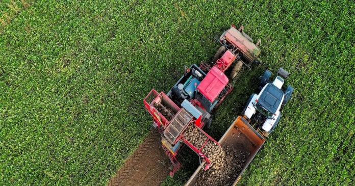 agrotes xorafi trakter reuters scaled 2 1200x630.jpg