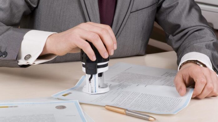 dimosio ypalliloi 1.jpg