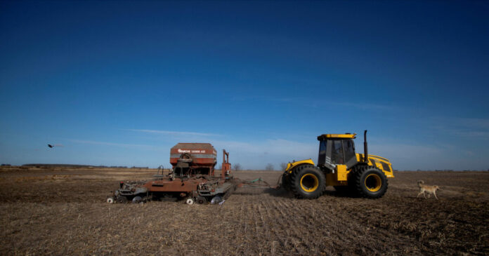 xorafi agrotes tracter reuters 1200x630.jpg