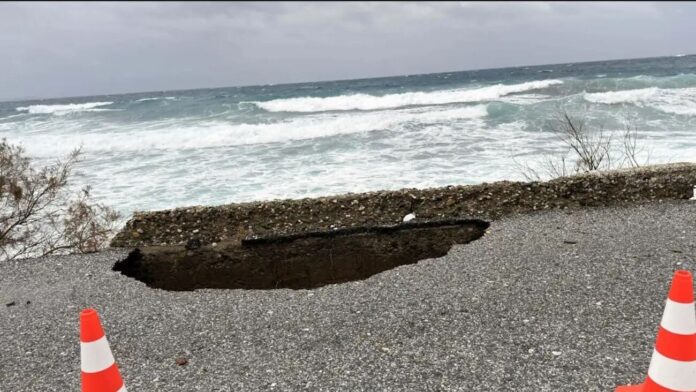 tinos kakokairia3.jpg