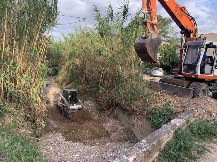 Ρέμα Σαπφούς οδός Κέκροπος.jpg