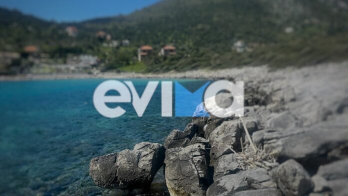 paralia galazia limni.jpeg