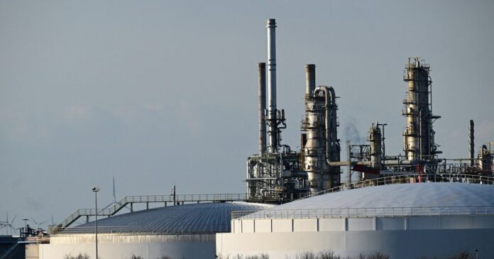 oil storage iran crisis germany petrol 1200x630.jpeg