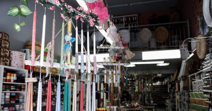 pasxa lampades katastima eurokinissi 1200x630.jpg