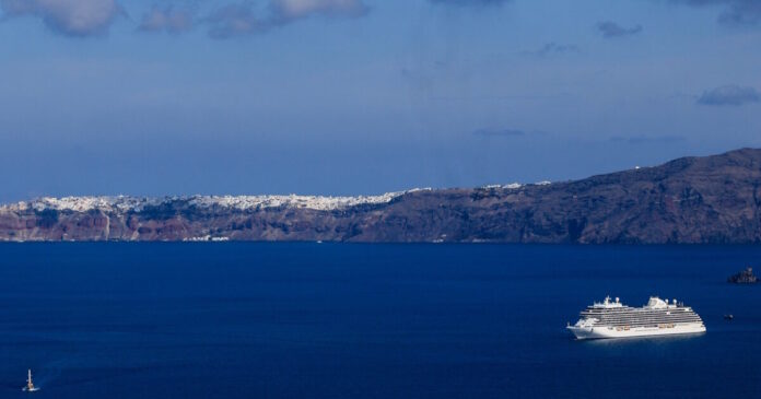 krouazieroploio santorini eurokinissi 1200x630.jpg