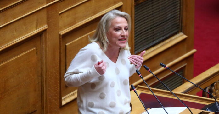 rena dourou 2 1200x630.jpg