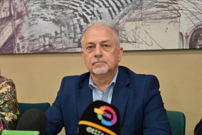 simos.jpg