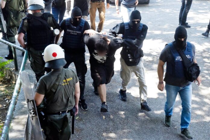 tromokratiki epithesi thessaloniki 1012x675.jpg