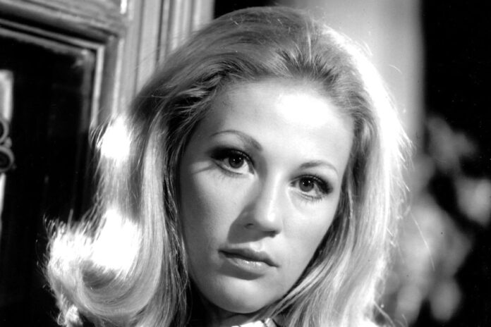 zoi laskari.jpg
