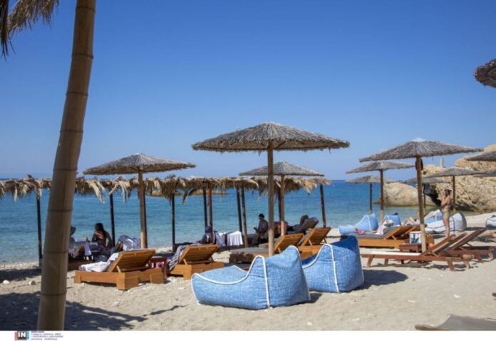 beach bar 1.jpg