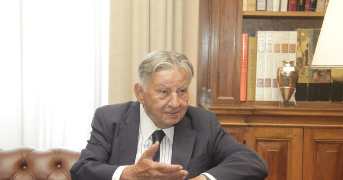 ioannis varvitsiotis 1 1200x630.jpg