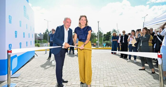 ab vasilopoulos neo kentro apothikeysis kai dianomis egkainia 1 1200x630.jpg