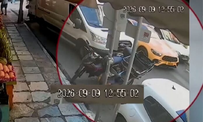 mazonakis kolonaki taxi.jpg